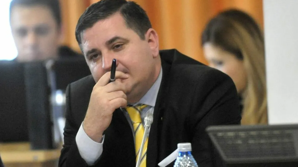 Fostul senator PSD Marius Isăilă, care a încercat să-l mituiască pe ministrul Apărării cu 1 milion de euro, arestat pentru 30 de zile