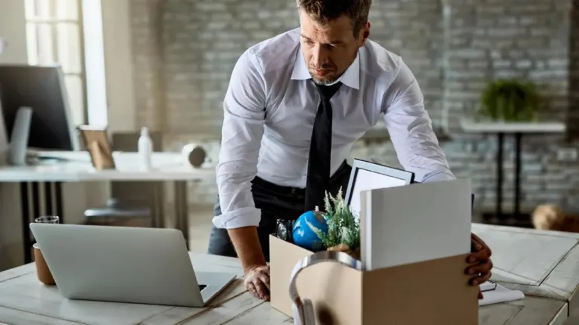 Companiile pregătesc concedieri masive și vor înlocui oamenii cu inteligența artificială. Care sunt domeniile cele mai afectate de noua revoluție AI