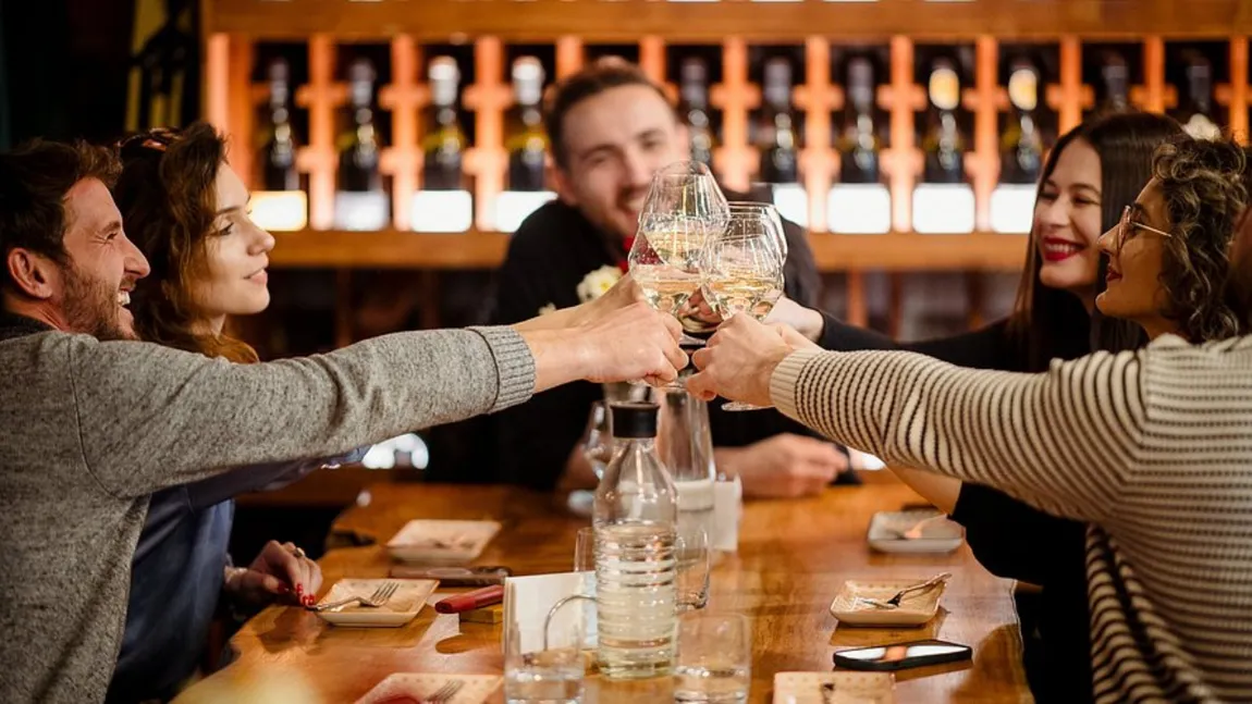 România, pe primul loc în UE la consumul de alcool. Datele unui nou raport OCDE