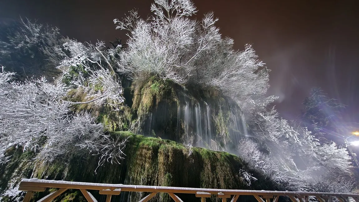 Cascada cu apă minerală din România, un loc unic în lume. Ce spune Dan Negru despre această locație: 