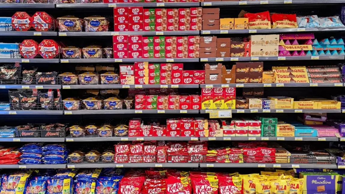 Alimentul la care românii nu renunță, cu toate că s-a scumpit cu 40%. Produsul care se vinde pe bandă rulantă