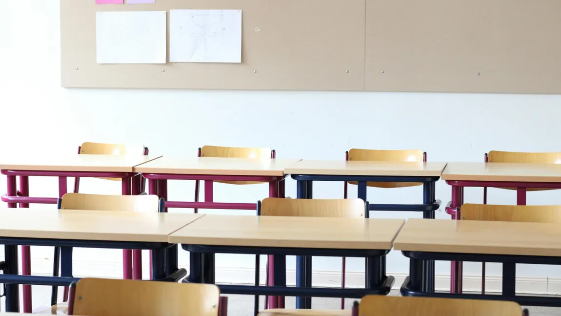 Zeci de școli se închid luni! UNDE se va întâmpla asta și care este motivul