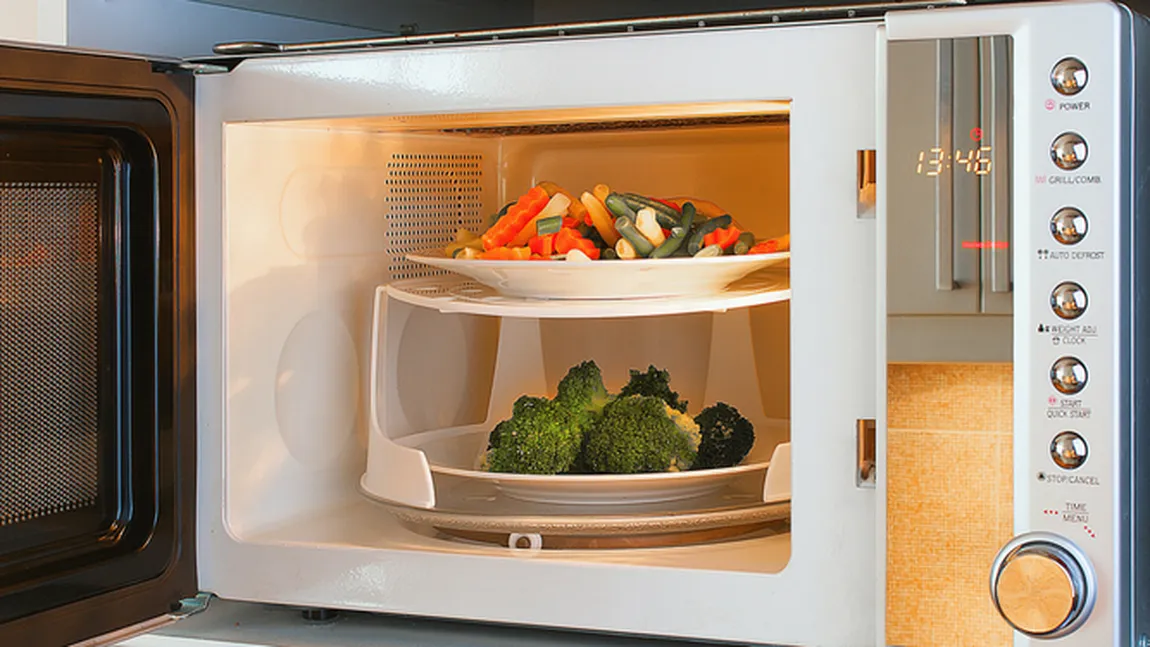 Cât de sănătos este gătitul la cuptorul cu microunde? Cercetătorii au dat verdictul, după ce au comparat mai multe metode de preparare