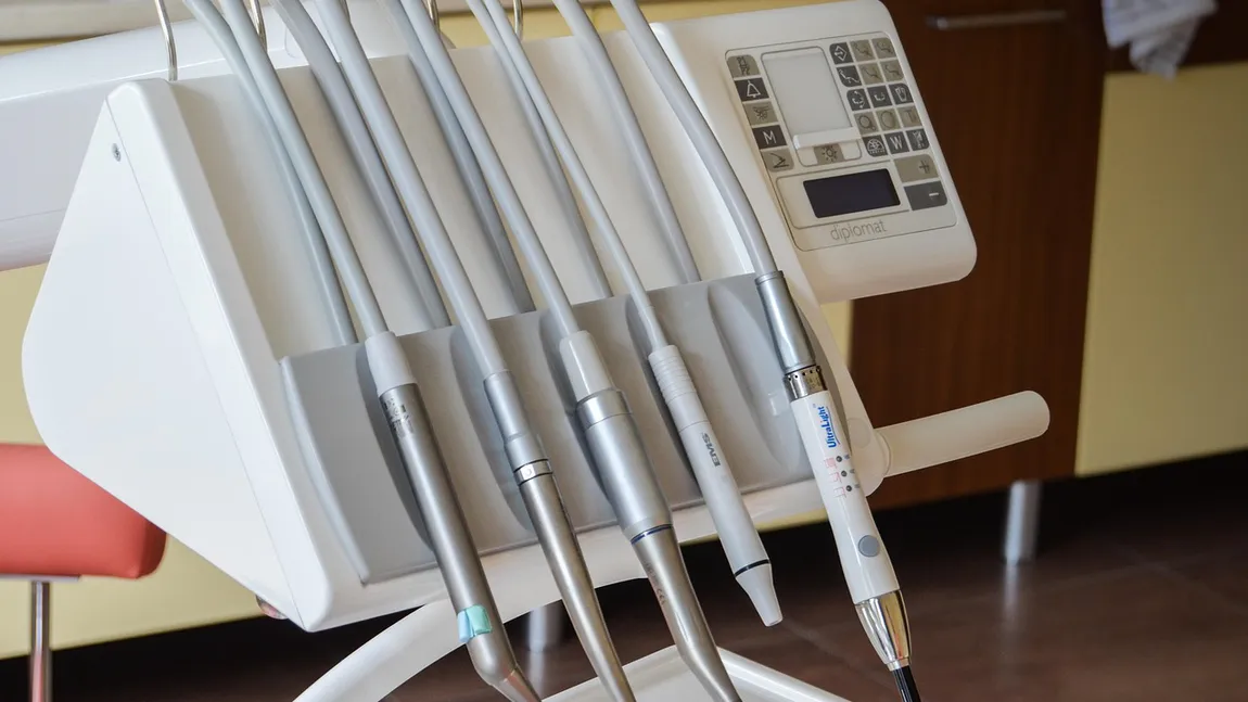 Câți bani ar fi trebuit să plătească familia fetiței de doi ani pentru intervenția stomatologică. Avocatul familie face noi declarații: ”Este strigător la cer”