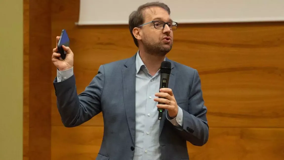 Întrebările pentru obţinerea cetăţeniei române îl revoltă pe Dominic Fritz: 