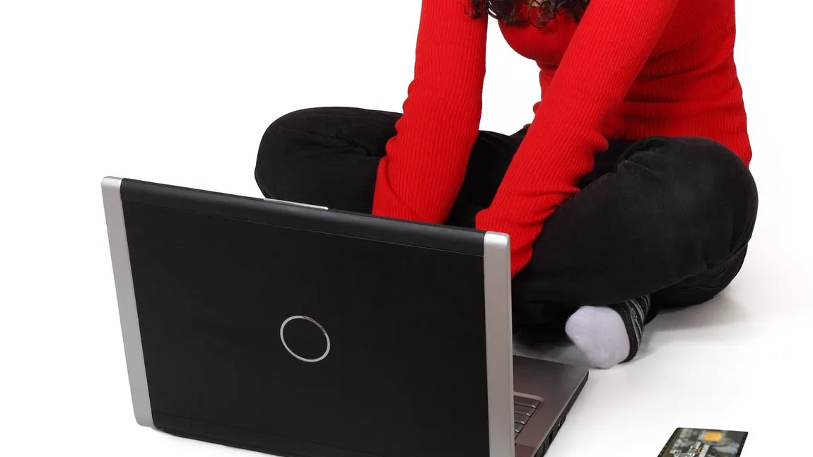 ANSVSA, avertisment pentru românii care cumpără online prăjituri și cozonaci de sărbători: ”Pot provoca toxiinfecții alimentare grave”