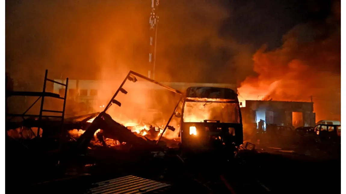 Rusia lansează bombe ghidate şi drone asupra Ucrainei/ Kievul susţine că a doborât una dintre cele trei rachete rusești Oreșnik şi a lovit o conductă petrolieră