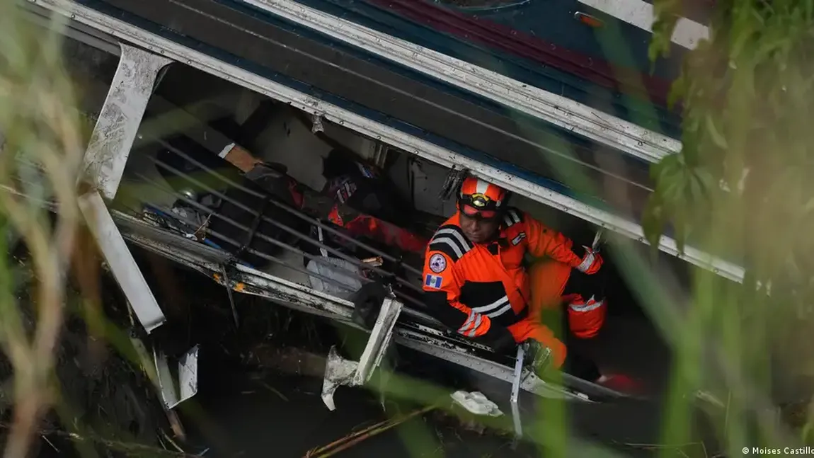 Accident cumplit în Guatemala: 15 persoane și-au pierdut viața după ce un autobuz a căzut într-o prăpastie