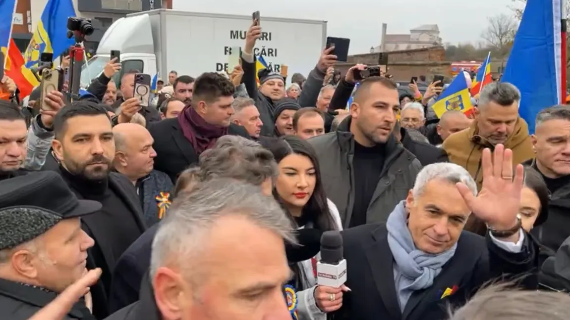 Călin Georgescu, aşteptat la Alba Iulia cu pancarte cu 