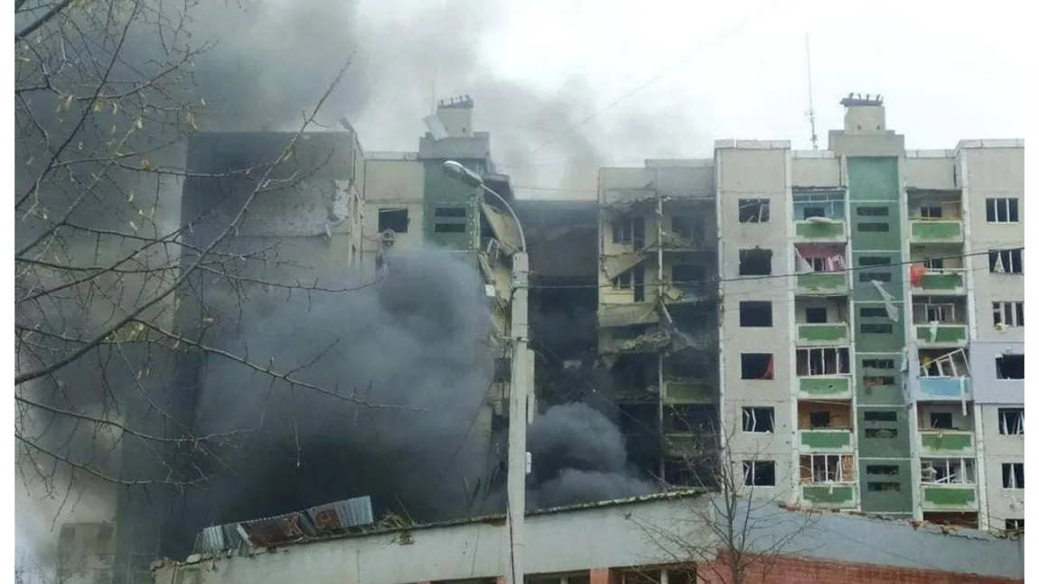 Război în Ucraina. Evacuări de urgenţă în nordul ţării, 14 localități afectate de bombardamente rusești. Zelenski, ameninţat cu moartea