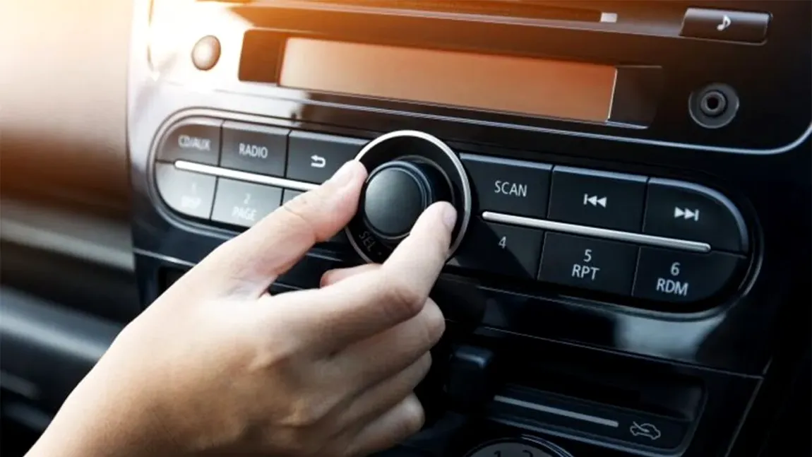 Cod Rutier. Când pot fi sancționați șoferii pentru muzică prea tare sau claxonat excesiv. Ce prevede legea