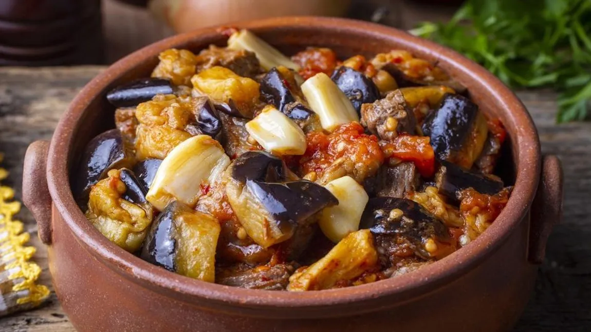 Rețetă de weekend: ghivechi călugăresc de post, simplu de preparat și sățios. Pașii pe care trebuie să-i urmezi