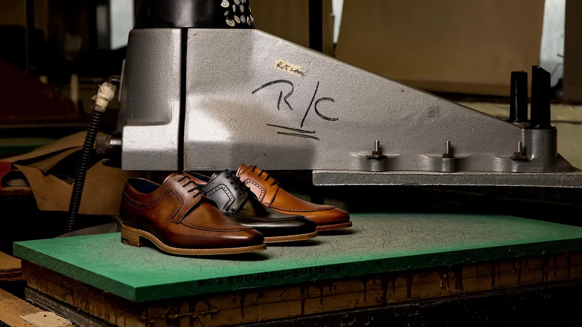 Ce a pățit un afacerist italian, care produce pantofi la Brașov pentru branduri celebre, după ce a vrut să-și concedieze angajații de pe o zi pe alta