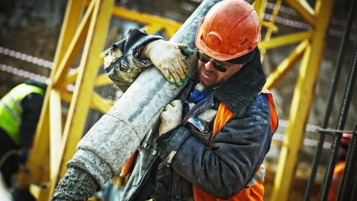 Ce spun românii care lucrează în străinătate. Dezvăluirile făcute de un bărbat care muncește în Germania: „Suntem sclavii Europei”