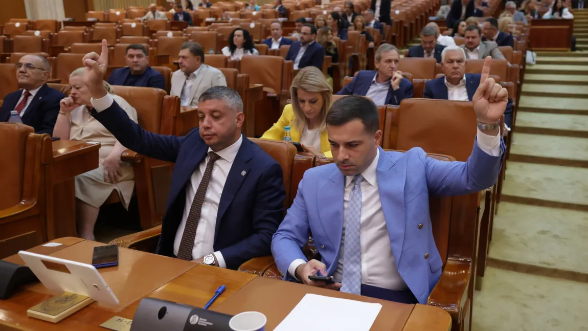 Rămân aleșii locali fără pensii speciale? Proiect de lege pentru eliminarea acestora, în consultare publică la Camera Deputaților