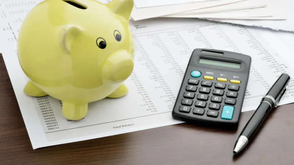 Sindicaliștii vor majorarea salariului minim la 4.350 de lei brut, patronatele se împotrivesc. Economiștii susțin că măsura trebuie amânată: „Nu e un moment potrivit, dată fiind această problemă uriașă de competitivitate”