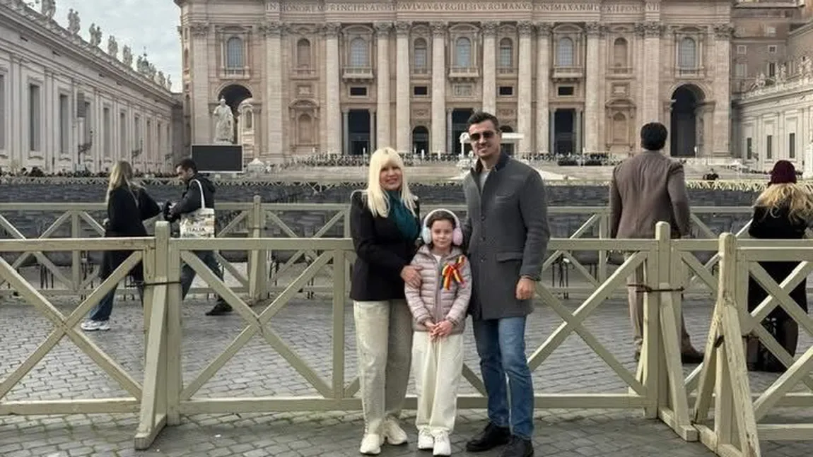 Elena Udrea le urează românilor ”La mulți ani!” de la Vatican