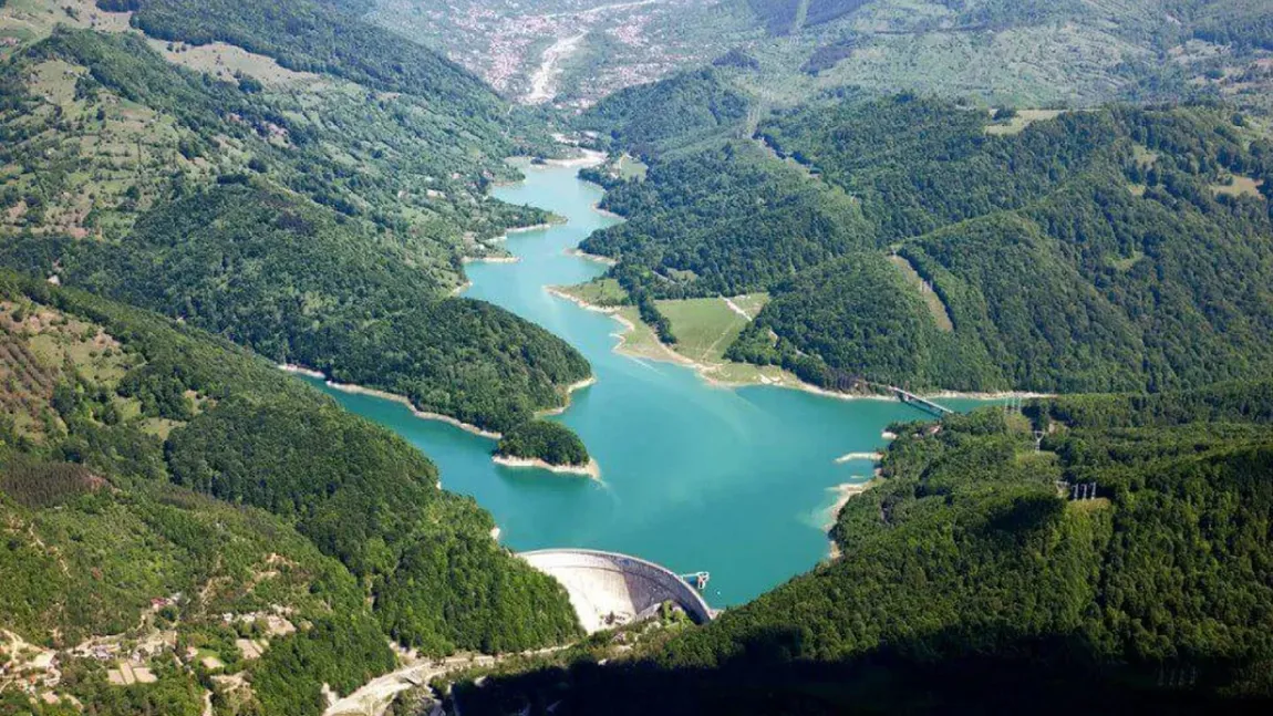 Fenomen fără precedent pe Valea Prahovei. Hotelierii au ajuns să se roage de turiști să se cazeze: „Să îmi spuneți cât vă permiteți să plătiți și voi încerca să fac reducerile necesare”