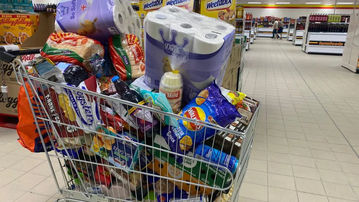 Supermarketul cu 346 de magazine se închide. Angajaţii vor fi concediaţi, se face chetă pentru salarii compensatorii