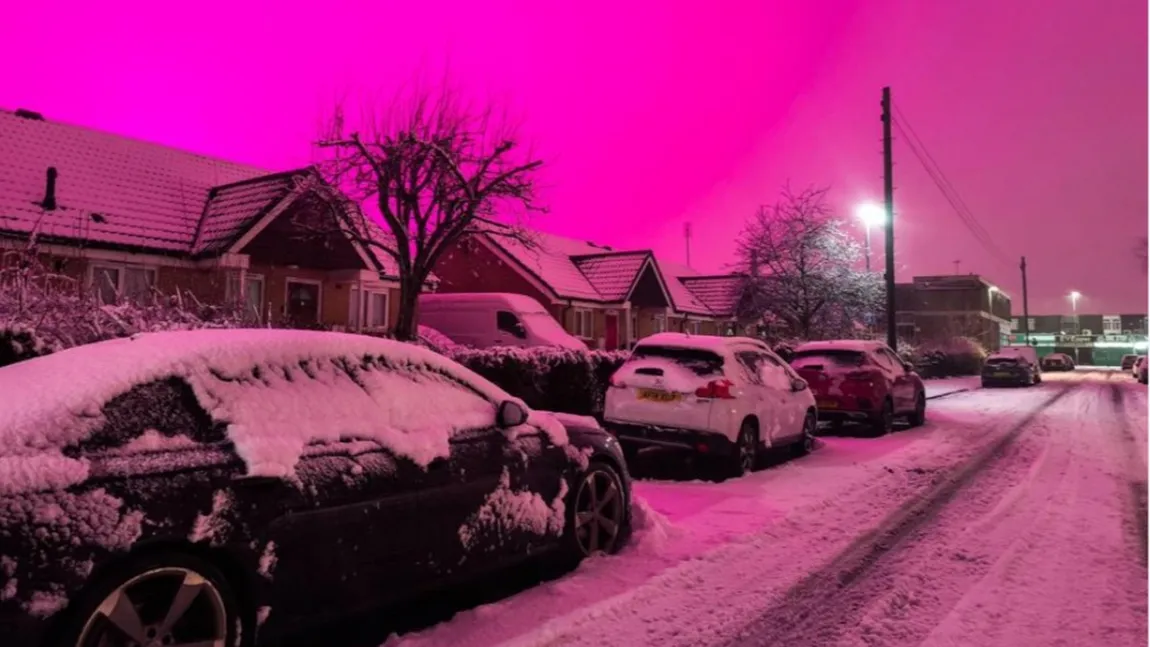 Fenomen spectaculos în timpul furtunii Goretti. Cerul s-a făcut roz, imaginile dau fiori reci VIDEO