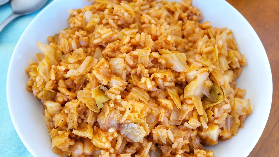 Orez cu varză, așa cum îl pregătești călugării de pe Muntele Athos. Rețetă simplă și de post