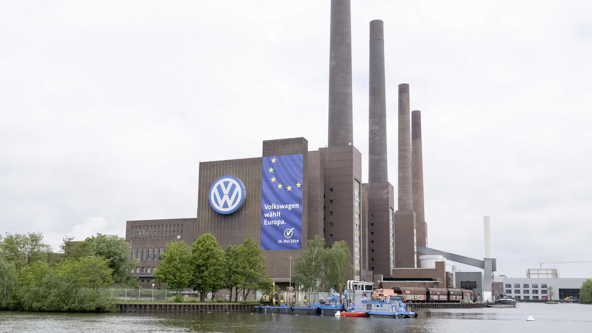 Gigantul Volkswagen concediază 35.000 de angajați și vizează o economie de 1 miliard de euro până în 2030