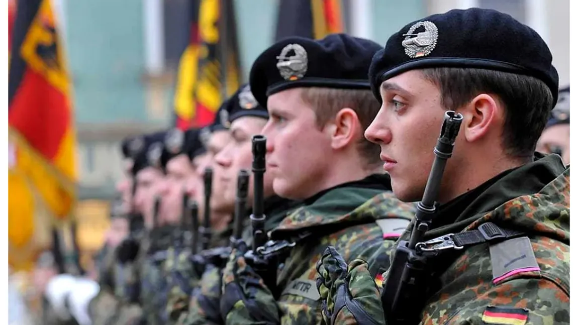 Chestionare pentru serviciul militar, tinerii care au împlinit 18 ani le vor primi prin poştă. Scrisorile vor avea cod QR şi broşuri detaliate