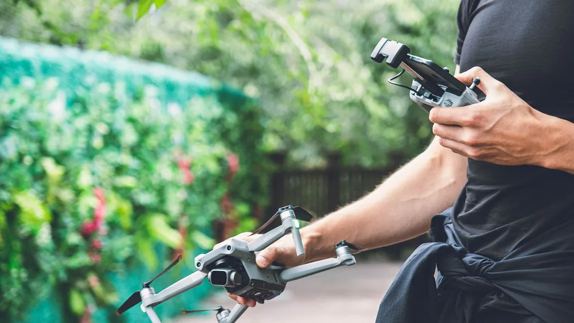 Noi meserii au fost recunoscute oficial pe piața muncii din România. Pilotul de dronă, artistul digital și bioinformaticianul vor avea carte de muncă