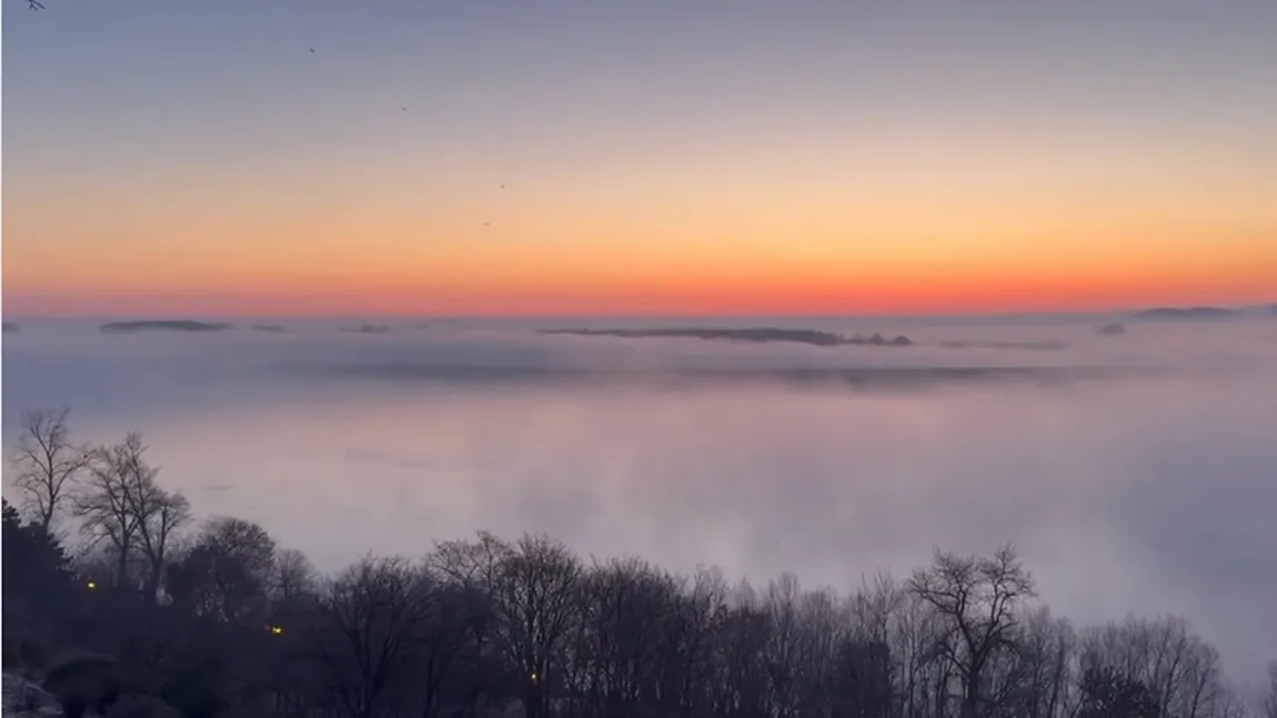 ”Fierbe” Dunărea! Fenomen spectaculos, la Galați