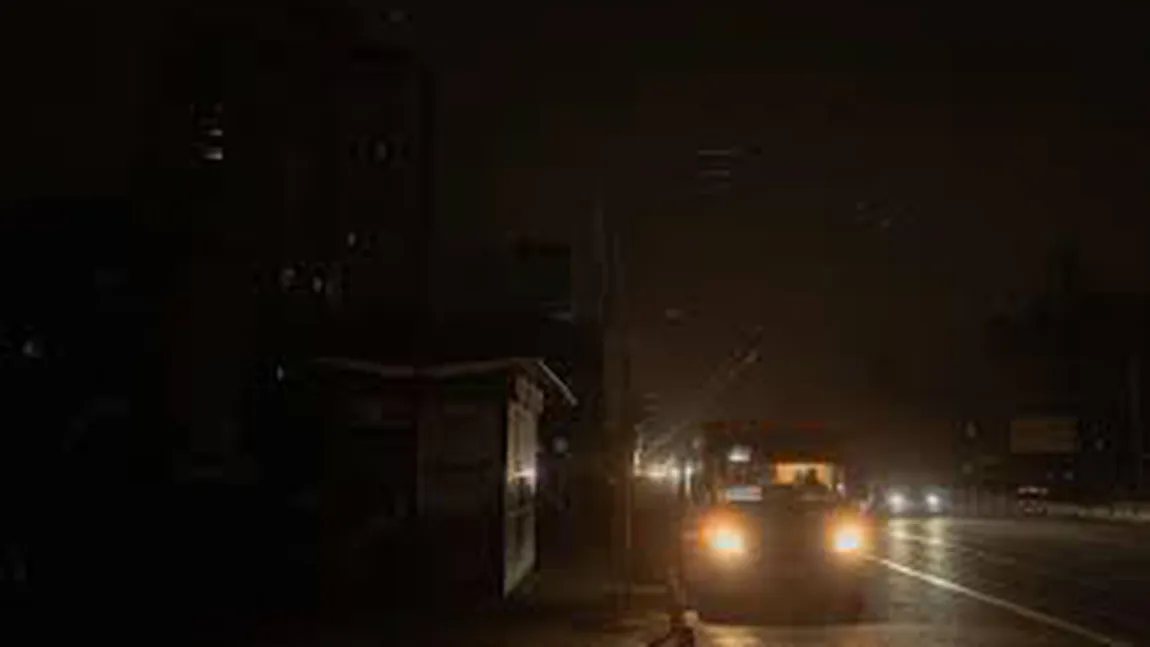 Bombardamente masive în Ucraina, infrastructura energetică este la pământ. Pana de curent a închis frontiere cu Republica Moldova