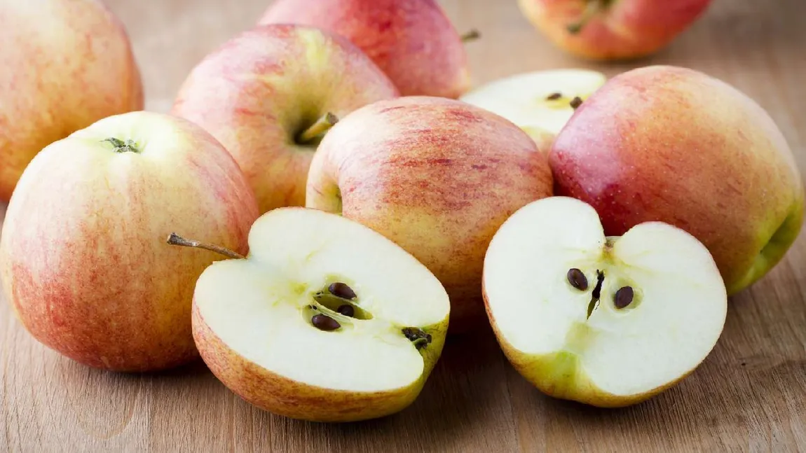 Merele vândute în magazinele din Europa conțin „cocktailuri de pesticide”. Experții trag un semnal de alarmă