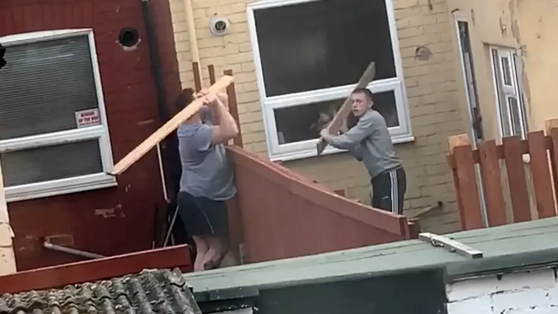 Te supără vecinii zgomotoși? Ce poți face, din punct de vedere legal, când sunt ignorate orele de liniște. Amenzi de până la 3.000 de lei