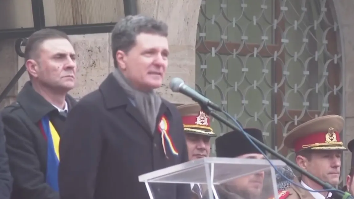 Nicușor Dan, huiduit la Focșani, a dat lecții de patriotism manifestanților. Mesajul dur pe care l-a transmis: „Să vă uitați cine sunt oamenii în care vă puneți speranțele!” VIDEO