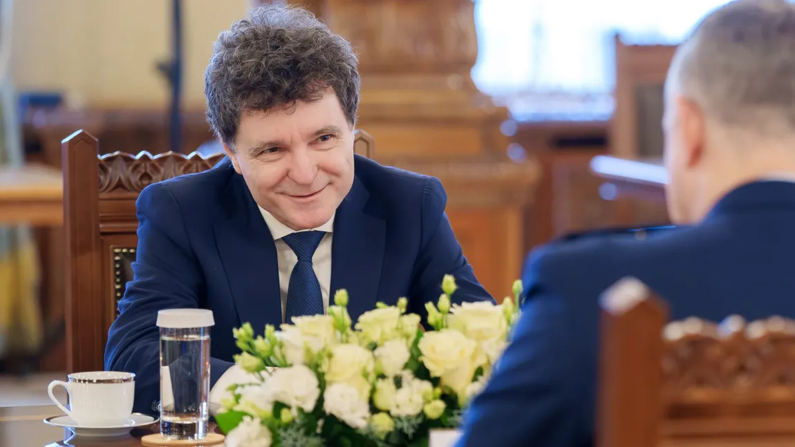 Ion Cristoiu: Nicuşor Dan n-a mers la Davos pentru că se temea că va fi pui de curcă chioară