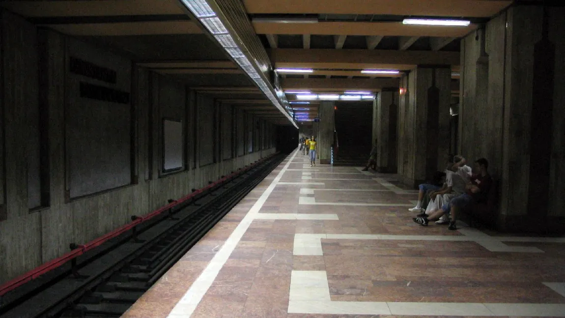 Tentativă de sinucidere la metrou, în stația Constantin Brâncoveanu. Se circulă în sistem pendulă
