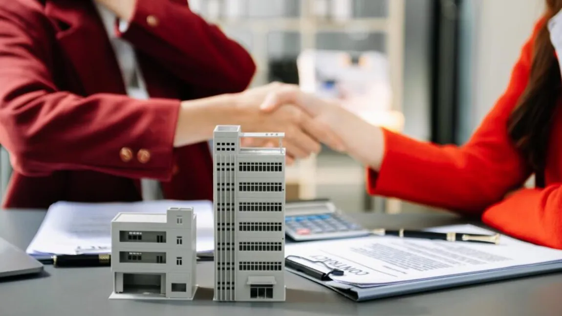 Calculul întreținerii în 2026: Intră balconul în suprafața utilă? Iată ce prevede legea