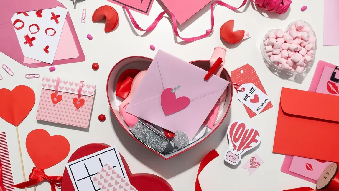 Cum să spui „Te iubesc” pe 14 Februarie: Cele mai frumoase mesaje de Ziua Îndrăgostiților care topesc inimi și nu numai