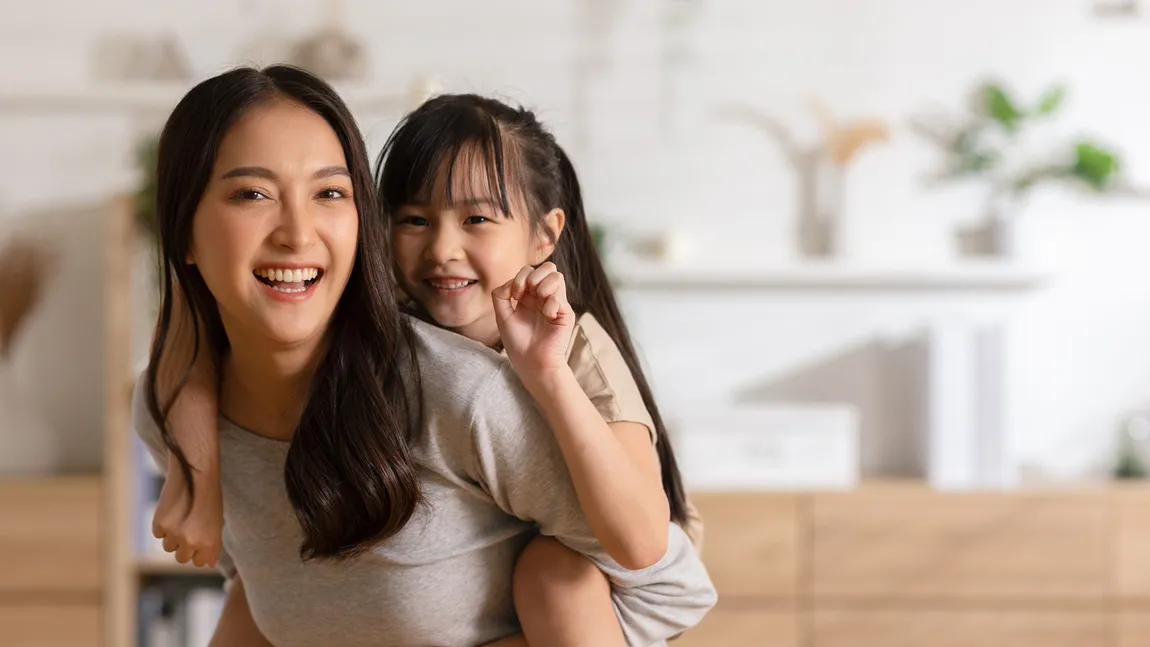 Salariul unei bone thailandeze în 2026: Câți bani primește în funcție de regimul de lucru, experiență și oraș