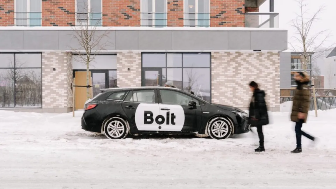 Prețurile la Uber și Bolt au explodat în Capitală, după ce ninsoarea a făcut ravagii. Cât costă o cursă până în centrul Bucureștiului