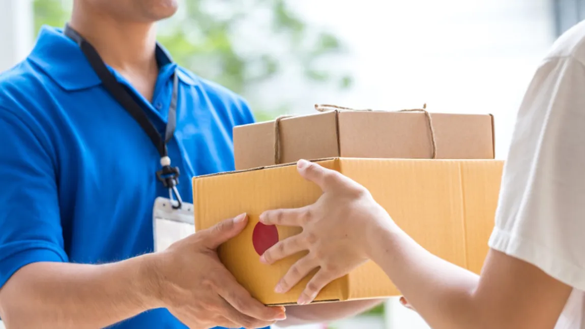 Câți bani câștigă curierii în 2026. Cum arată salariile angajaților de la Fan Courier