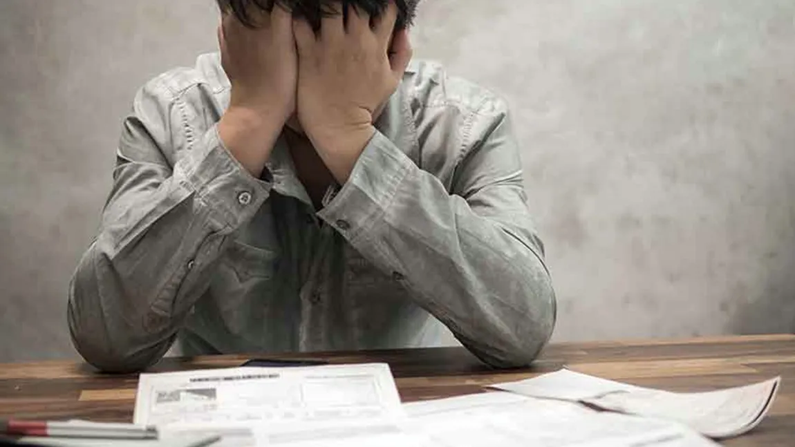 Românii care nu îşi mai pot permite plata ratelor scapă temporar de executarea silită. Când intră în vigoare legea şi cum se va putea renunţa la un credit, gratuit, în termen de 14 zile