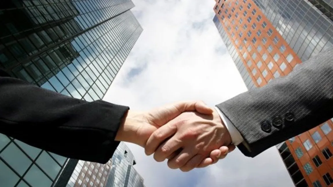 Investitorii străini vor intra mult mai ușor decât până acum pe piața românească. Guvernul simplifică modalitatea de depunere a cererilor și înjumătățește taxa de examinare