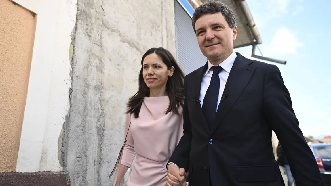 Coincidenţe dubioase la vârful Justiţiei. Procurorul general adjunct al României, coleg de liceu cu partenera lui Nicuşor Dan, spune că nu o cunoaşte pe aceasta