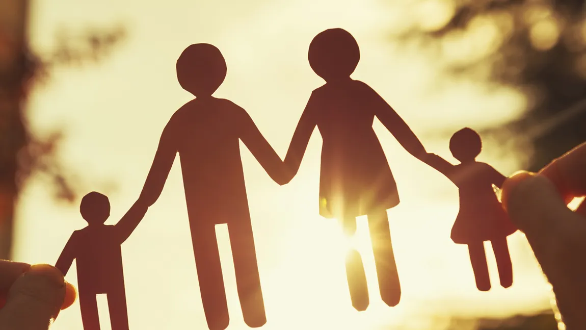 Românii plătesc statului jumătate din câștigurile lunare. Cu câți bani rămâne o familie cu 2 copii după achitarea dărilor la stat