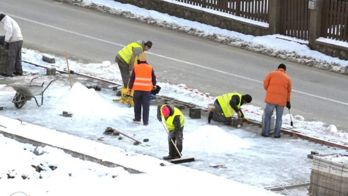 Construcțiile, printre domeniile bine plătite în România. Cât câștigă un muncitor pe șantier în 2026
