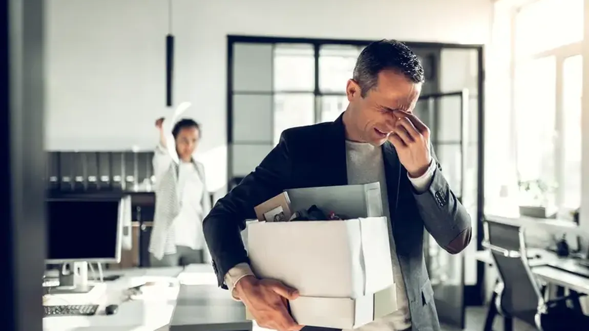 Nici nu și-a băut bine cafeaua că l-au și dat afară. Gestul banal pentru care a rămas fără loc de muncă, dar care i-a adus în cont 34.000 de lei