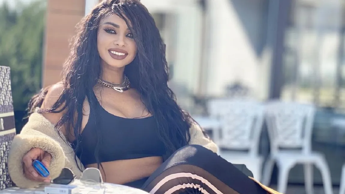 Laurette Atindehou, imobilizată la pat timp de 5 luni după o operație estetică: „Migrează, se infectează și nu se absoarbe de corp. După șapte ani, am ajuns să nu pot să merg”