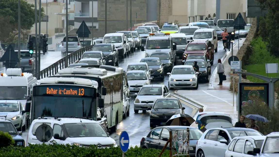 Primul venit, primul servit! Statul dă 25.000 de euro pe şoferii dispuşi să renunţe la permisul de conducere