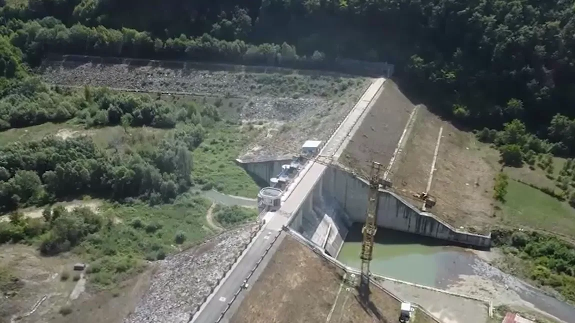 CUTIA NEAGRĂ: Cum ameninţă ONG-urile de mediu cu blocarea exploatării mineralelor rare, megaafacerea cu americanii de la Critical Metals