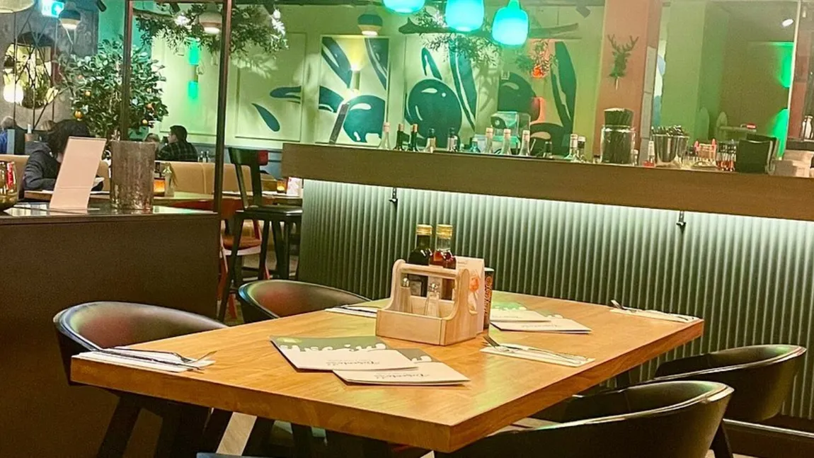 Fără plăți cash la restaurant! Unde și de când se va întâmpla asta